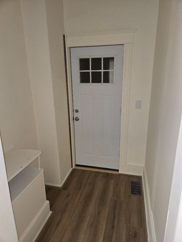 Building Photo - 20 Innis Ave