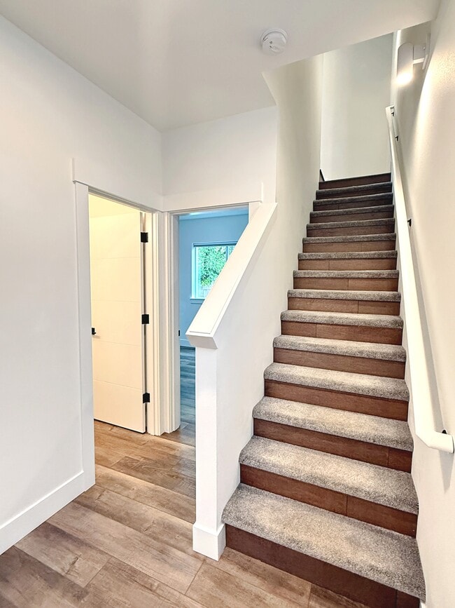 Building Photo - 4209 SE 80th Ave