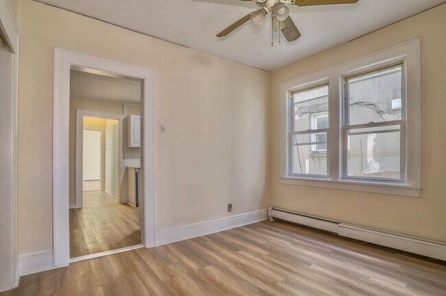 Building Photo - 84 Magnolia St