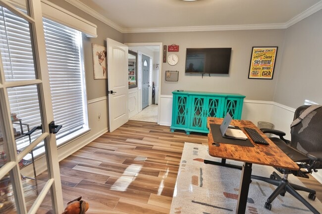 Building Photo - 16322 Southampton Dr