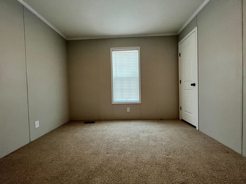 Building Photo - 1400 Georgia St