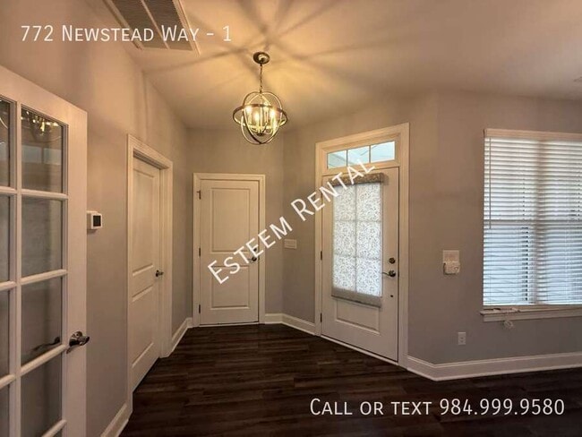 Building Photo - 772 Newstead Way