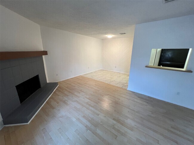 Primary Photo - 9471 Pagewood Ln