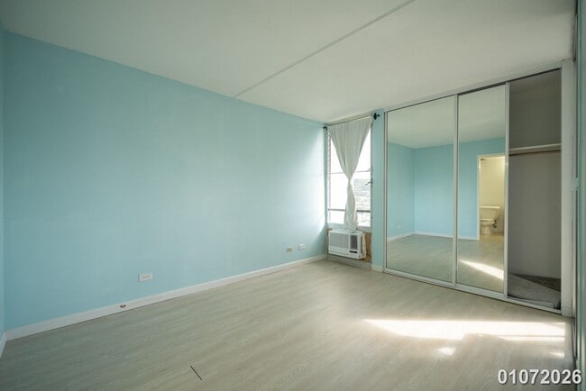 Building Photo - $2400 /1 Bed/ 1 Bath/ 1 Parking IN NUUANU