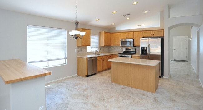 Building Photo - Move-In Ready Home in Dove Mountain