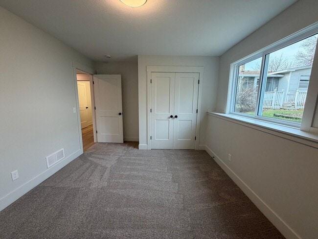 Building Photo - Newly built 3 bedroom spacious home!