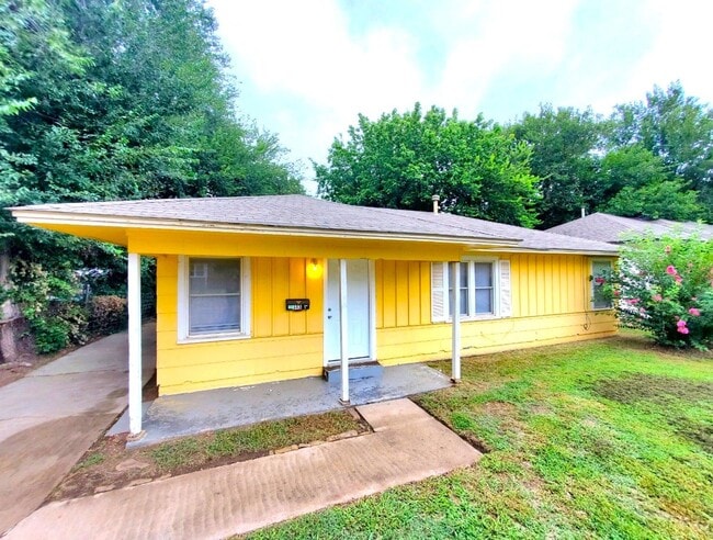 Primary Photo - 2 Bed 1 Bath in the Country Estates Additi...