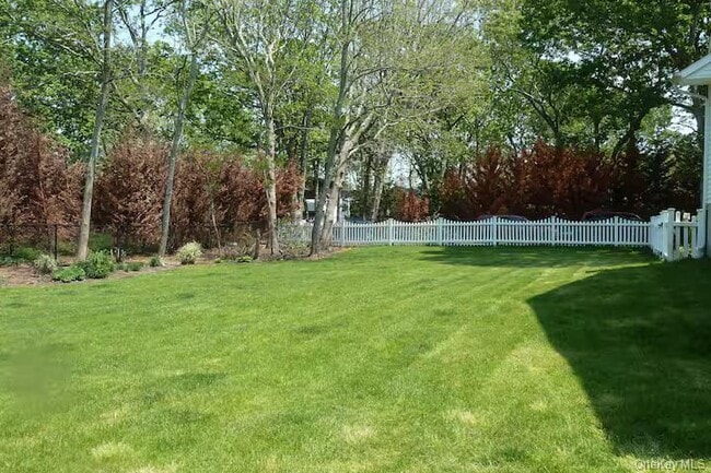 Building Photo - 5125 Main Bayview Rd