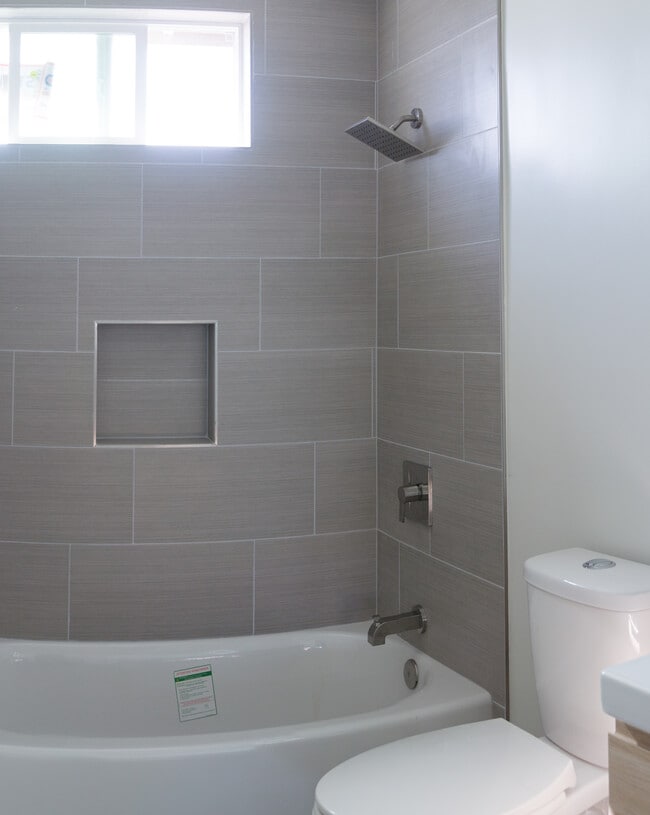 Upstairs Bathroom - 4556 W 163rd St