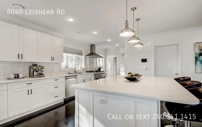 Building Photo - 8040 Leishear Rd