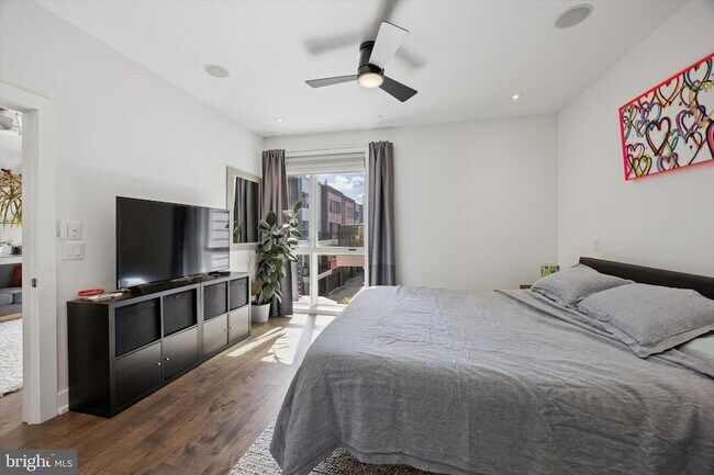 Building Photo - 620 N 3rd St