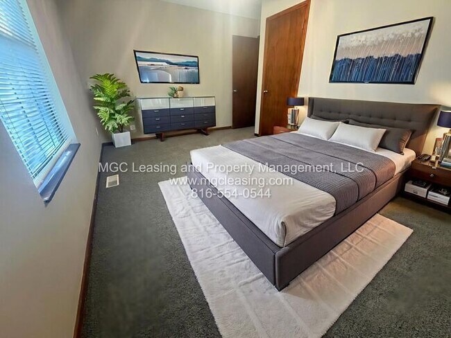 Building Photo - December Special at Millwood Townhomes - $1,000 Rent Credit - Apply Now!