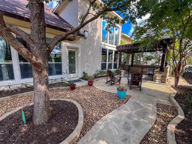 Building Photo - The Ridge at Alta Vista