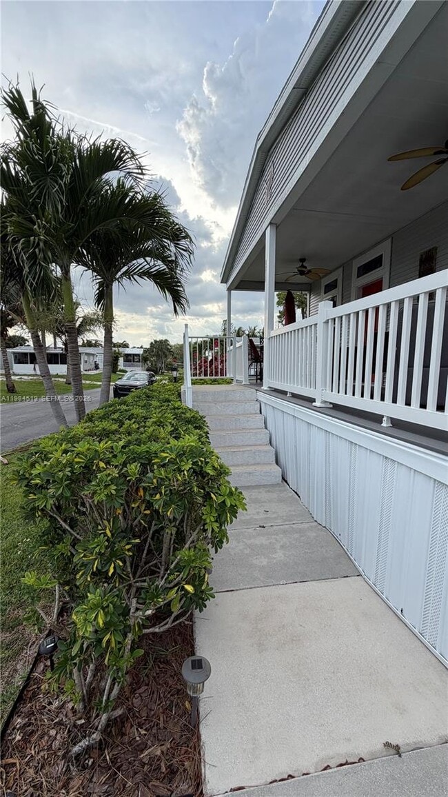 Building Photo - 4219 Royal Manor Blvd