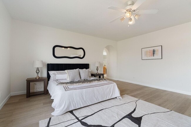 Building Photo - Large two-story home in the Bridal Ridge c...