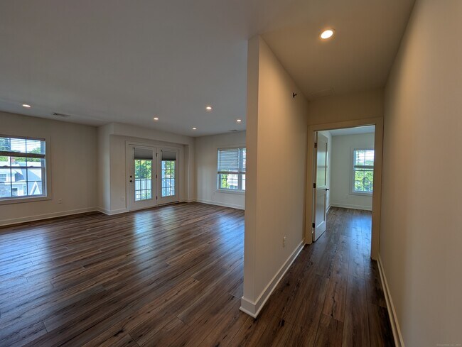 Building Photo - 138 Highland Ave
