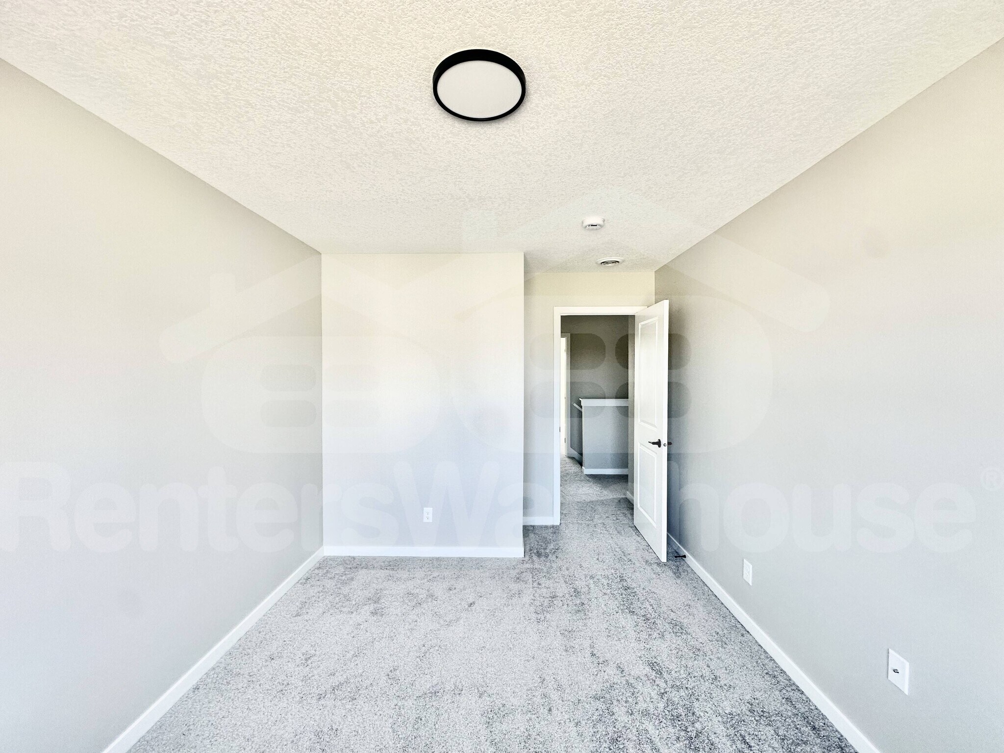 Building Photo - 7000 Lake Hill Dr