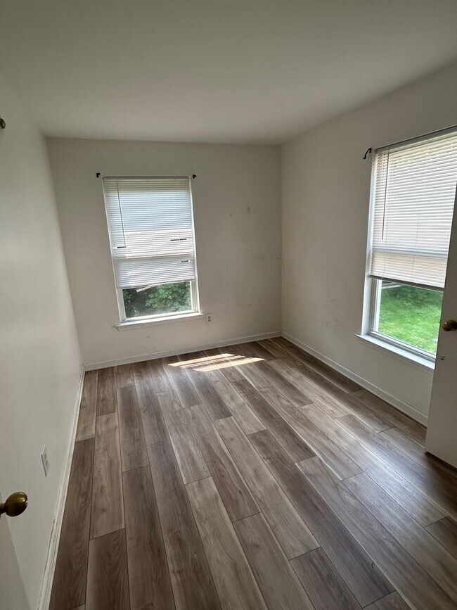 Building Photo - 760 N 41st St