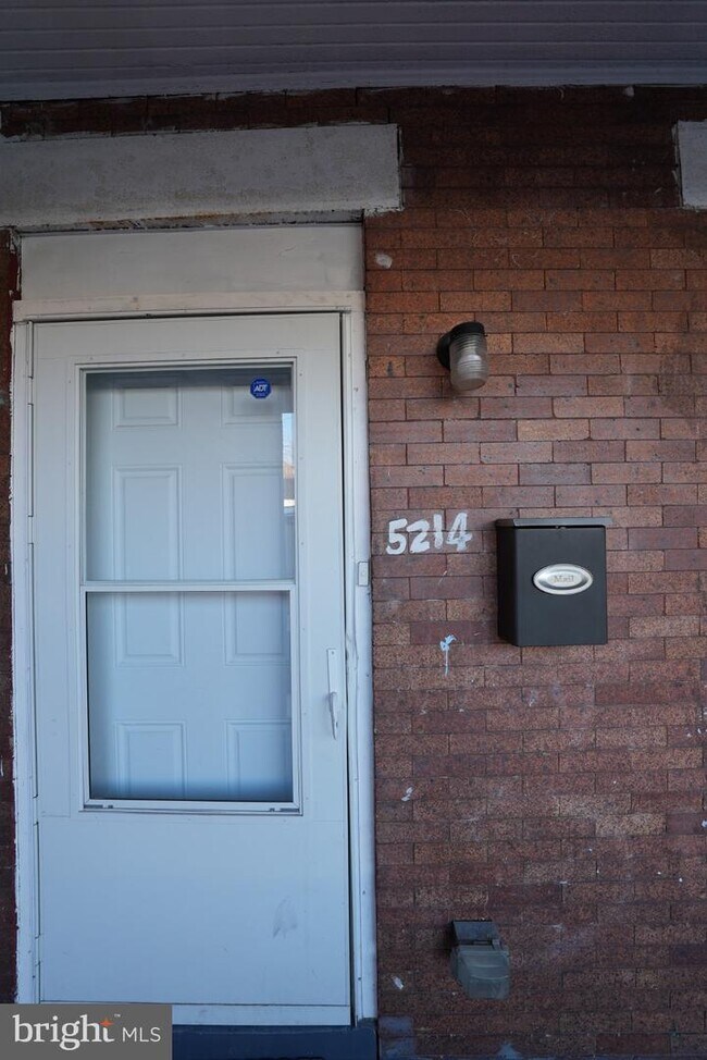 Building Photo - 5214 Heston St
