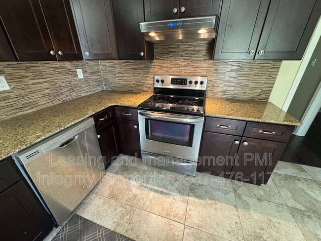 Building Photo - 834 Vatican Rd