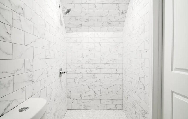 Building Photo - 4410 16th St NE