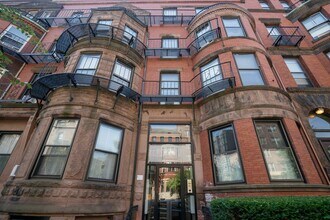 Building Photo - 529 Beacon St