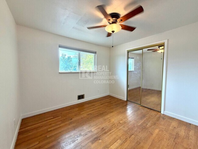 Building Photo - 511 E Panama Dr