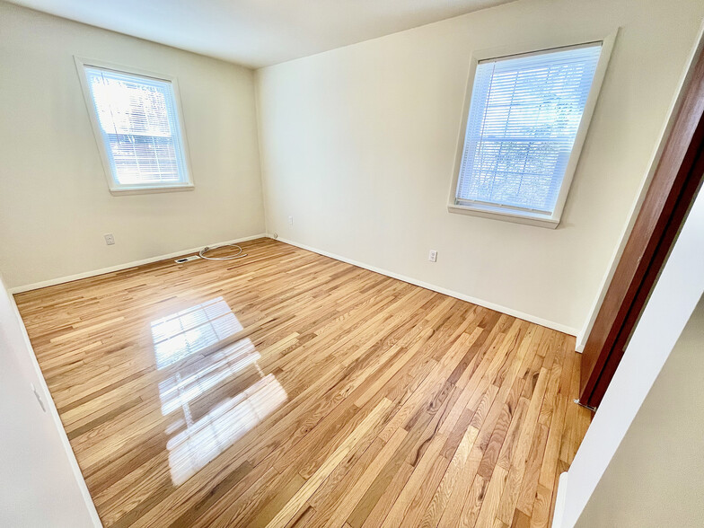 Bedroom - 21628 Parker Rd