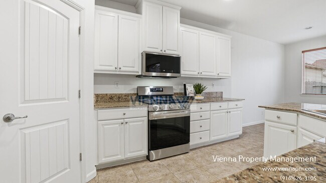 Building Photo - 3033 Ardley Dr