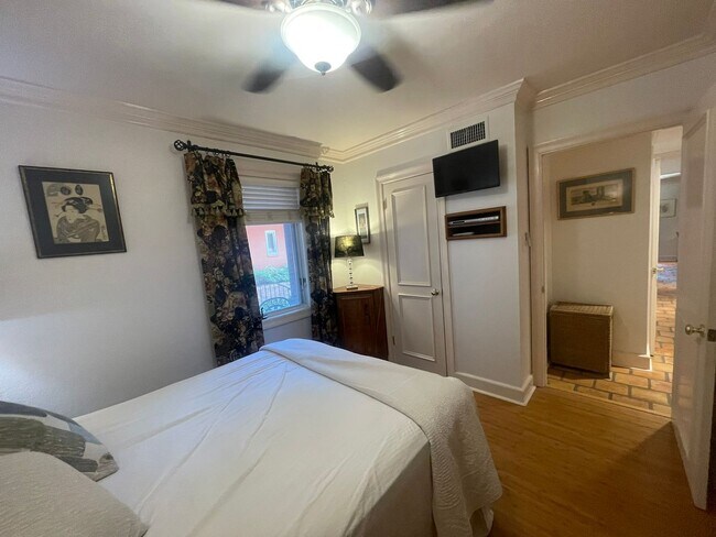 Building Photo - FURNISHED UNIT IN DOWNTOWN FAIRHOPE!