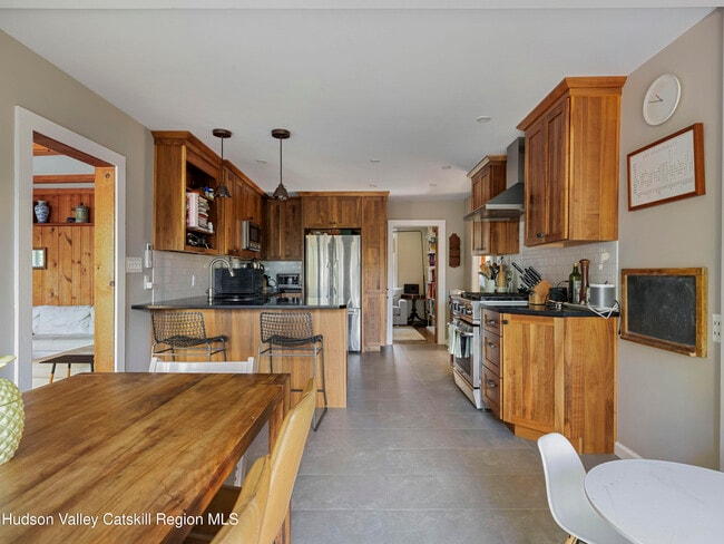 Building Photo - 20 Sherman Rd