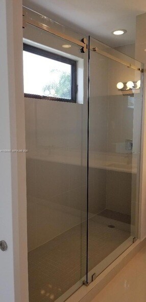 Building Photo - 10546 SW 118th Ave