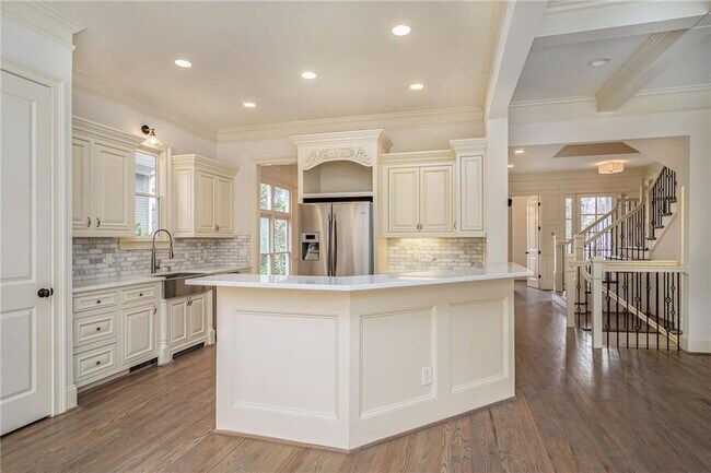 Building Photo - 208 Clarion Ave