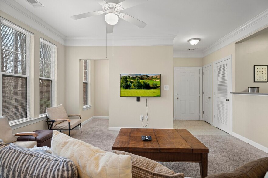 Building Photo - 1623 Brisbane Woods Way