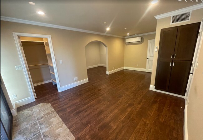 Building Photo - Call for your Private Showing! - Rent Ready September 1st