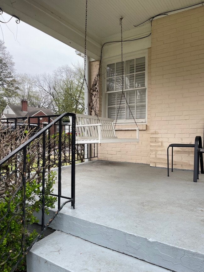 Building Photo - 3641 Cowden Ave