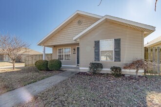 Building Photo - Cozy 3-bedroom 2 bath Home in Fayetteville...