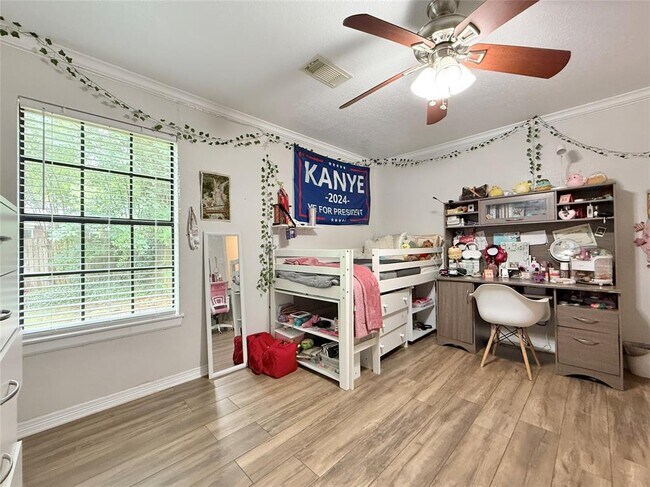 Building Photo - 42 Village Knoll Pl