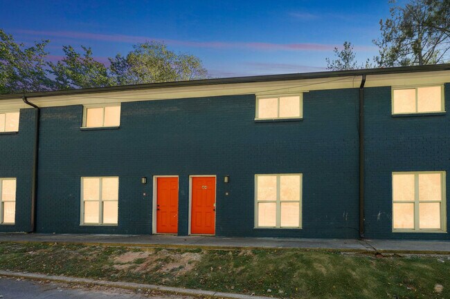 Building Photo - 5271 W Fayetteville Rd