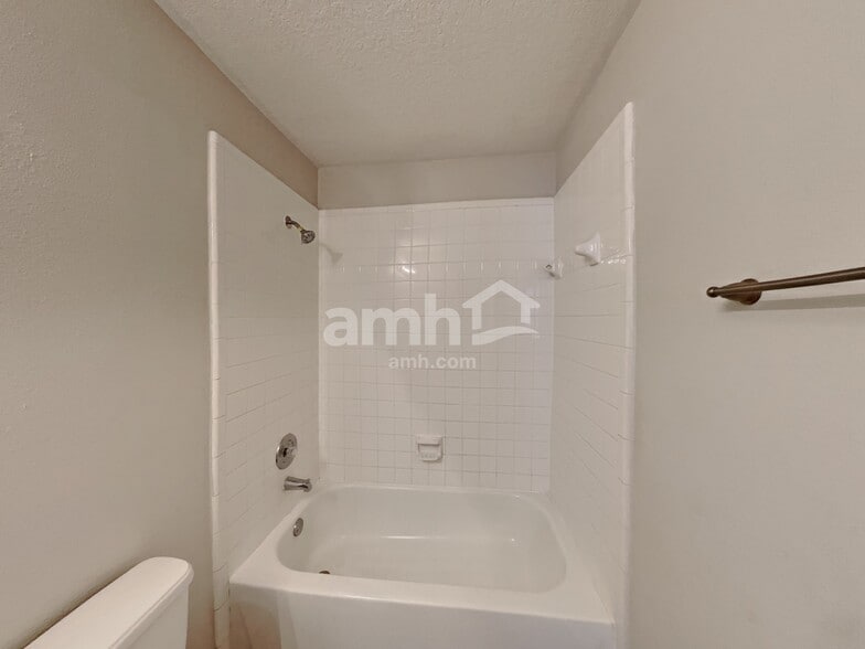 Building Photo - 6303 Tall Canyon Ct