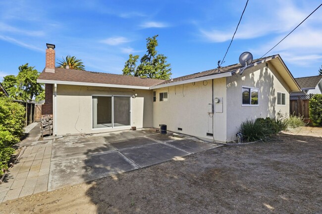 Building Photo - Wow! What a Great Home! Available Now!