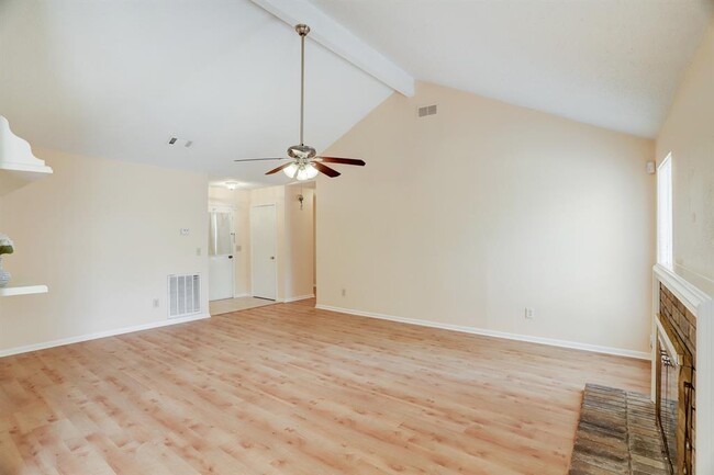 Building Photo - 12038 Flaxen Dr