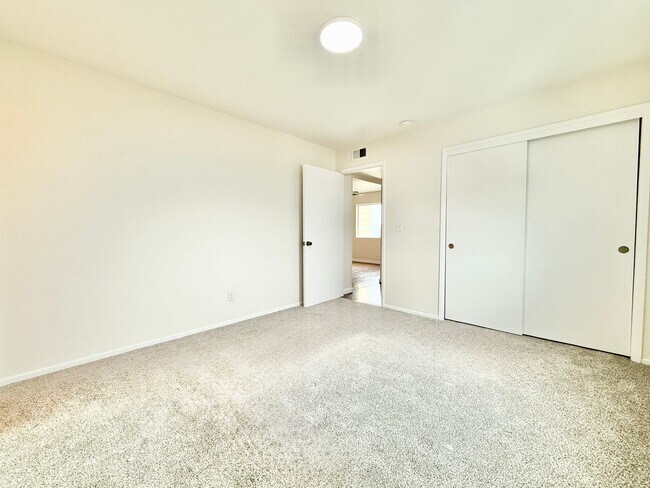 Building Photo - 670 Hillside Blvd