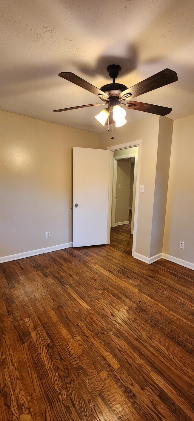 Building Photo - 1007 Arberdale Dr