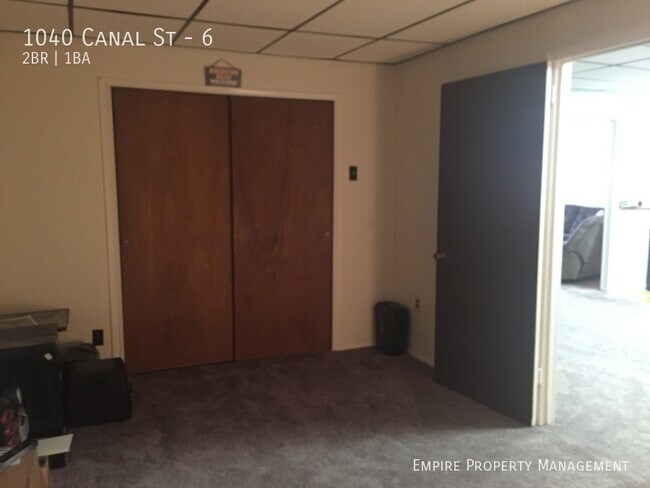 Building Photo - 1st Floor: 2 Bedroom / 1 Bathroom Apartmen...