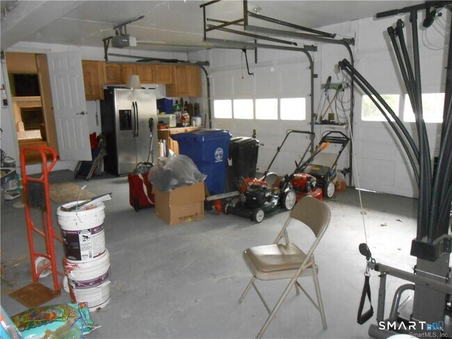 Building Photo - 63 E Rocks Rd