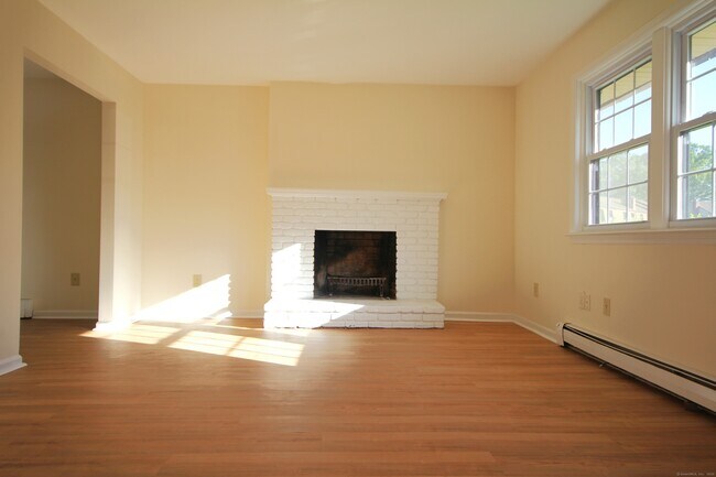 Building Photo - 59 Homestead Ln