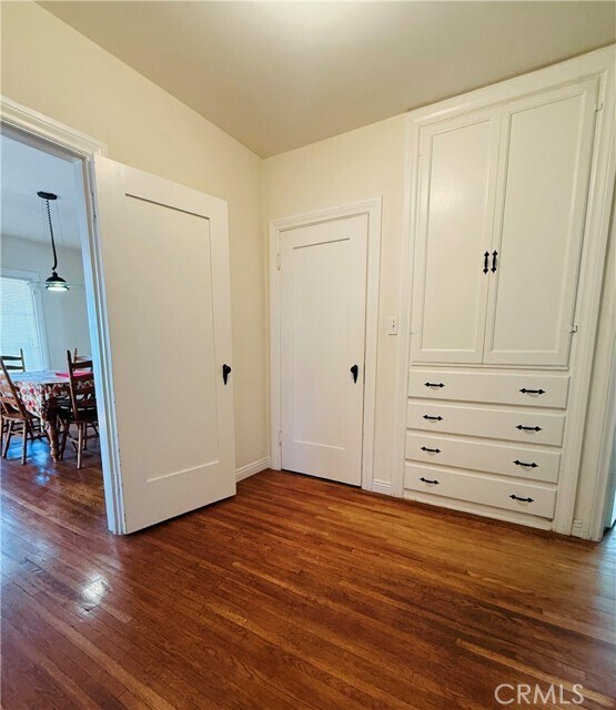 Building Photo - 5717 Alessandro Ave