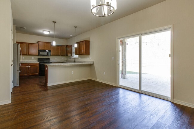 Building Photo - 150 Peoria Blvd