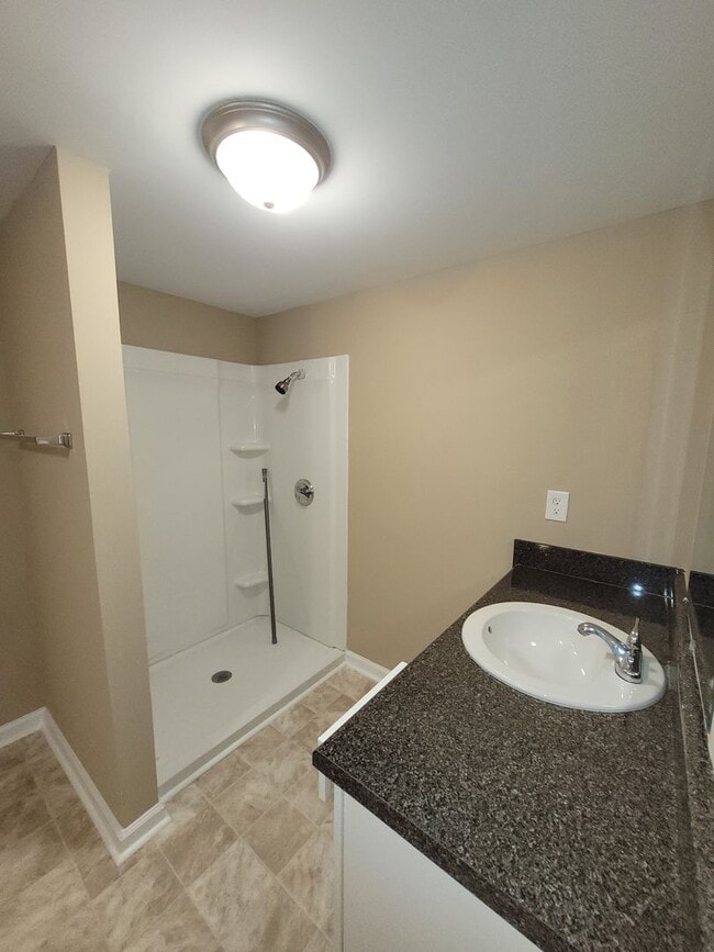 Building Photo - PRE-LEASING-Now Leasing- Madison Co. –COLB...